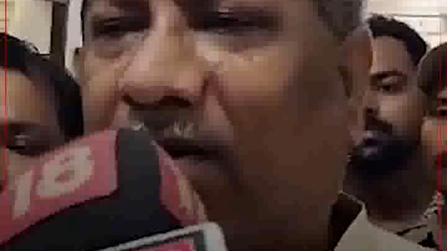 up ke Cabinet Mantri Sanjay Nishad Ayodhya rape pidita ke ghar pahunche media se batchit karte hue Ro Pade