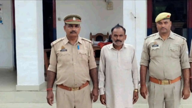 बलरामपुर: थाना सादुल्लाहनगर नगर पुलिस ने जालसाजी व धोखाधड़ी करने वाले अभियुक्त को किया गिरफ्तार।