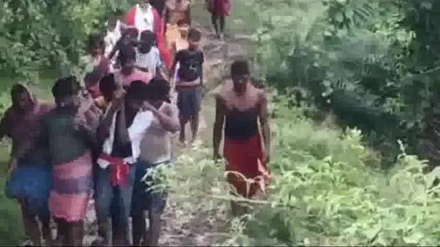 आकाशीय बिजली गिरने से धान रोपाई कर रही एक महिला की मौत, तीन महिला झुलसी