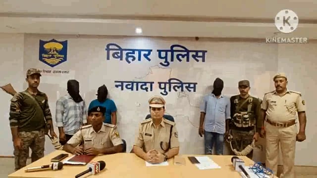 पुलिस मोटरसाइकिल चोर गिरोह का किया उद्वेदन थाना क्षेत्र से 9 मोटरसाइकिल व एक टेंपो किया जप्त, तीन लोगों को किया गिरफ्ता