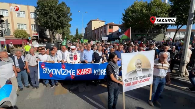 Sakarya'da Binler Gazze ve İsmail Haniye İçin Yürüdü