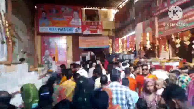 सावन माह की पावन अवसर पर कैलाश मंदिर का एक दृश्य