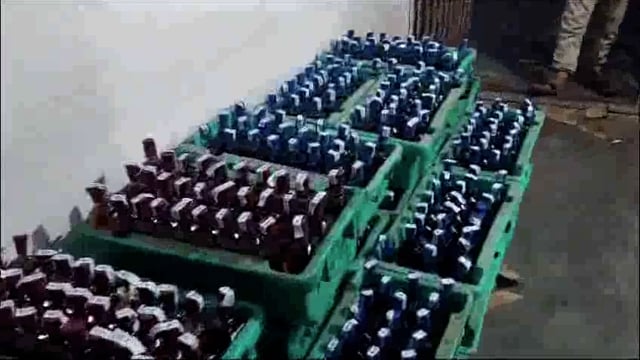 उत्पाद टीम ने गिट्टी लदी ट्रक से भारी मात्रा में विदेशी शराब किया जब्त; चालक भागने में सफल
