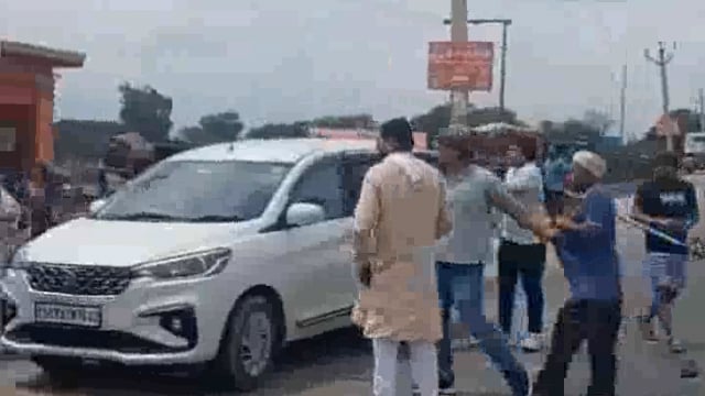 कोसीकला के नजदीकी गांव जॉब में पुलिस की मौजूदगी में हुई मारपीट का वीडियो हुआ वायरल आधा दर्जन घायल 2 की हालत गम्भीर