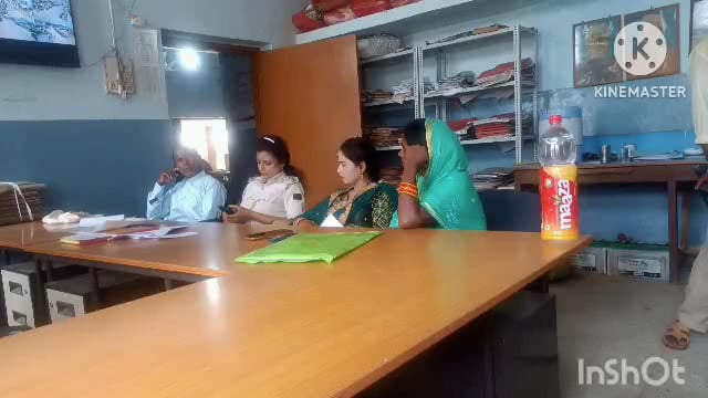 सूर्यगढ़ा -थाना कांड संख्या 474 / 23 में अपह्रता को बरामद कर न्यायालय ले जाया जा रहा है।