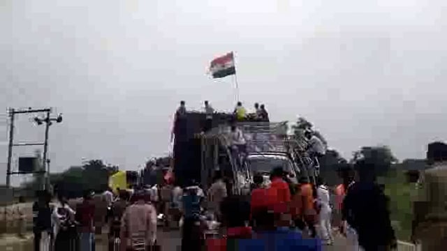 बाघराय थाना क्षेत्र के बिहारेश्वर नाथ धाम पर जलाभिषेक कमेटी श्रृंगवेरपुर धाम से पहुंची बिहार पुलिस प्रशासन रहा अलर्ट,