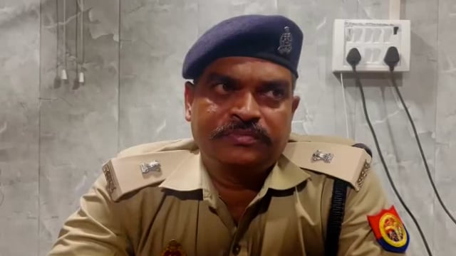 थाना क्षेत्र टूंडला एफ एच चौकी चोरी की घटना क्षेत्र अधिकारी द्वारा वाइट 