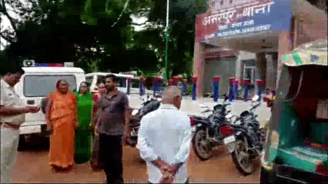 सड़क दुघर्टना में एक वृद्धा की हुई मौत, स्कूटी चालक गाड़ी छोड़कर हुआ फरार; परिजनों में मचा कोहराम