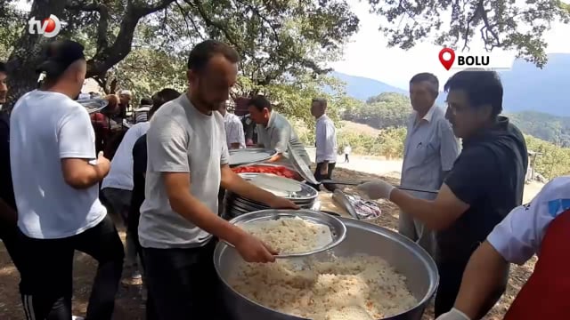 Hacet Bayramı'nda Yüzlerce Kişi Yağmur Duası Yaptı