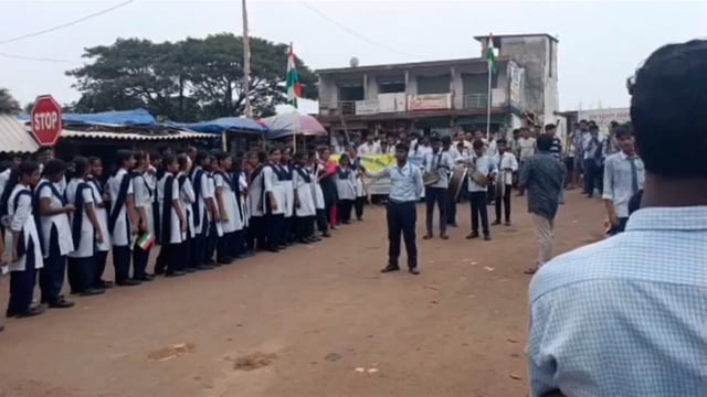 ଚାନ୍ଦିମାଲ ବଜାର ରେ ପି ଏମ ଶ୍ରୀ ନବୋଦୟ ବିଦ୍ୟାଳୟ ଭଦ୍ରକ ର ହର ଘର ତ୍ରିରଙ୍ଗା କାର୍ଯ୍ୟକ୍ରମ ଅନୁଷ୍ଠିତ ।