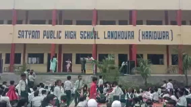 लंढौरा सत्यम पब्लिक हाई स्कूल में बड़े हर्षोल्लास से मनाया गया स्वतंत्रता दिवस! 