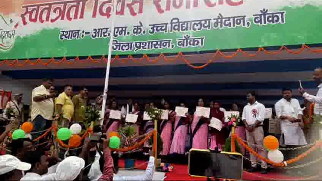 आशा कार्यकर्ता को प्रशस्ति पत्र देकर किया गया सम्मानित