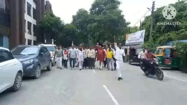 सात सूत्री मांगों को लेकर ऑटो चालकों ने जिला अधिकारी कार्यालय पर प्रदर्शन कर दिया ज्ञापन