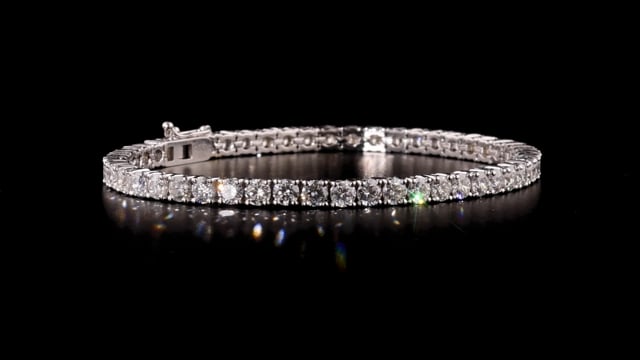 Storks Diamond