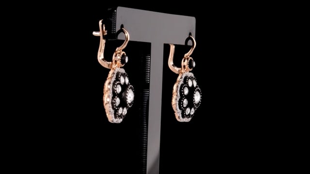 Storks Diamond