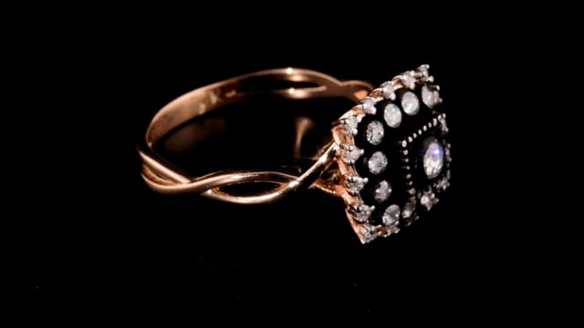 Storks Diamond