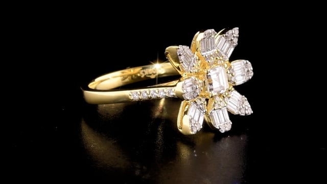 Storks Diamond