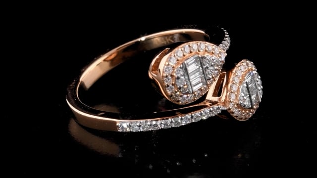 Storks Diamond