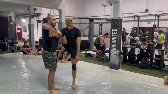 Single Leg alto combinando con Doble Leg