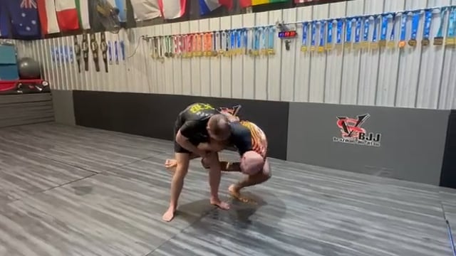 Kani Basami vs Victors Roll