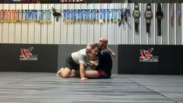 Shoulder Crunch vs Pinch Headlock